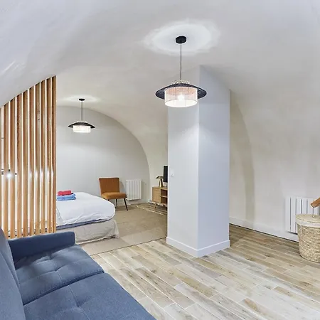 Rent A - Charon * Párizs