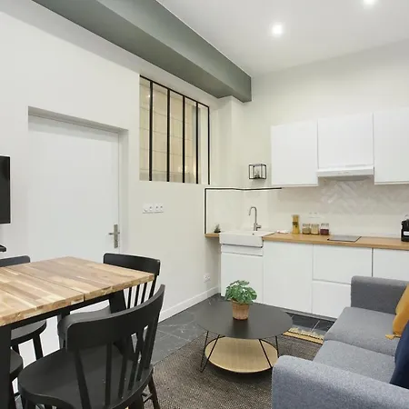 Rent A - Charon Apartment