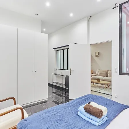 Apartment Rent A - Charon Paris
