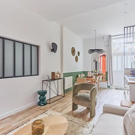 Rent A - Charon Apartment