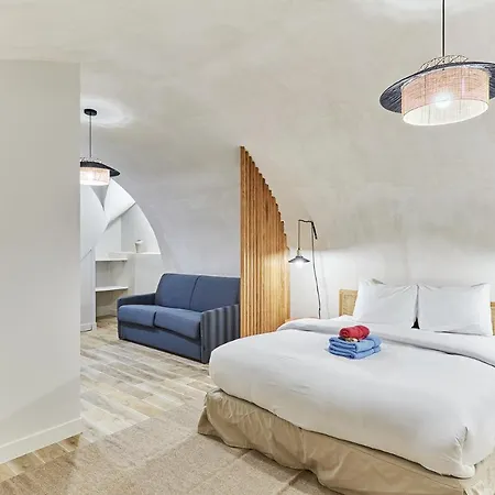 Rent A - Charon Apartment