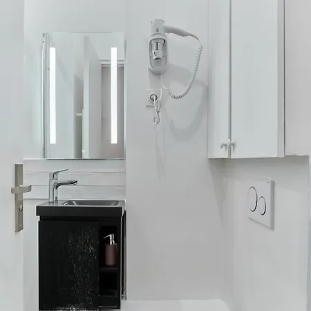 Rent A - Charon Apartment Paris