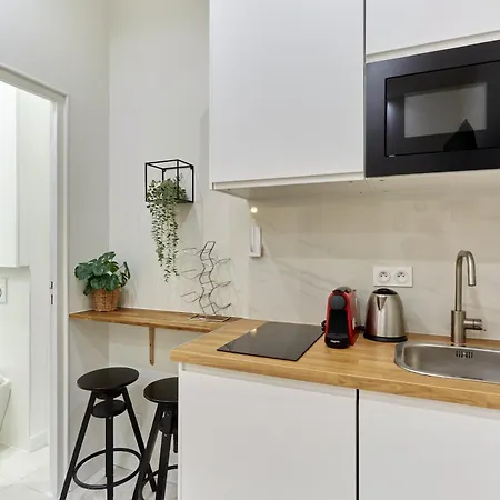 Rent A - Charon Apartment