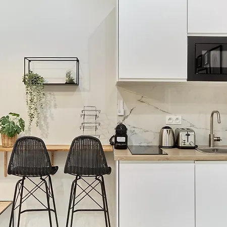 Rent A - Charon Apartment